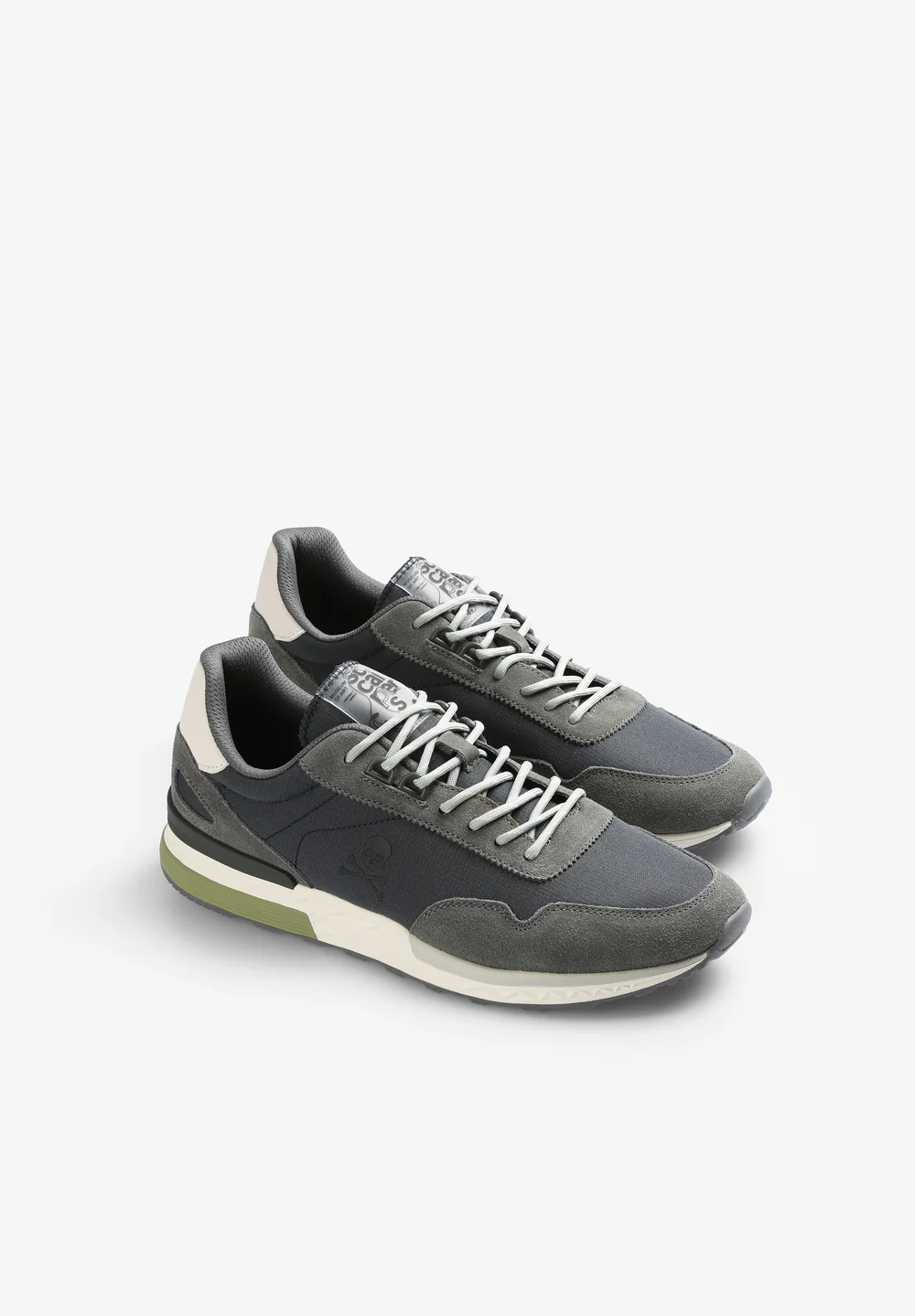 Sneakers calavera lateral vista lateral