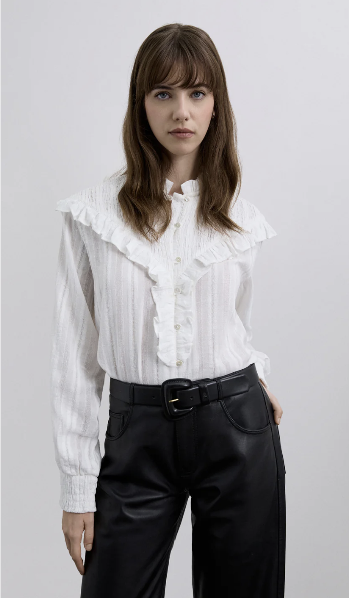 Blusa fruncida con volante